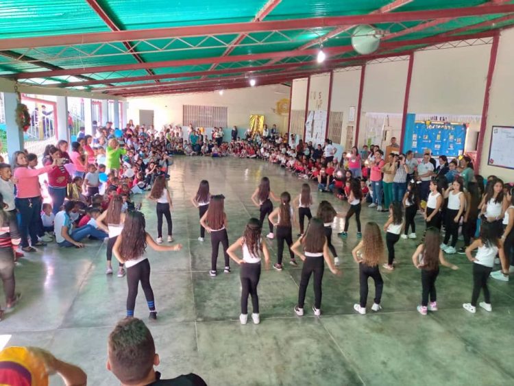 Así celebran el “Mundialito para todos” en la E.B. Dr. Carlos Barazarte de Boconó