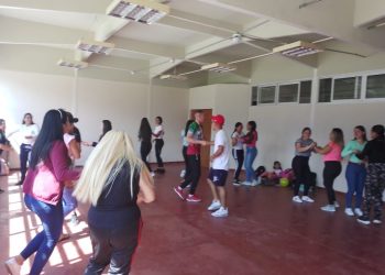 Estudiantes realizan limpieza y actividades recreativas en CUSAM