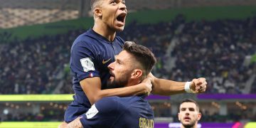 3-1 Giroud y Mbappé dinamitan el muro polaco hacia cuartos