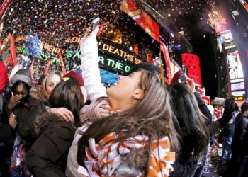 La Nochevieja en Times Square vuelve a la normalidad tras 2 años de covid-19