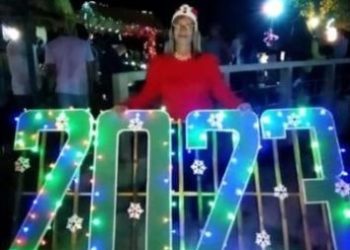 Alcaldesa Sonia Silva encendió las luces de Navidad en plaza Bolívar de Isnotú