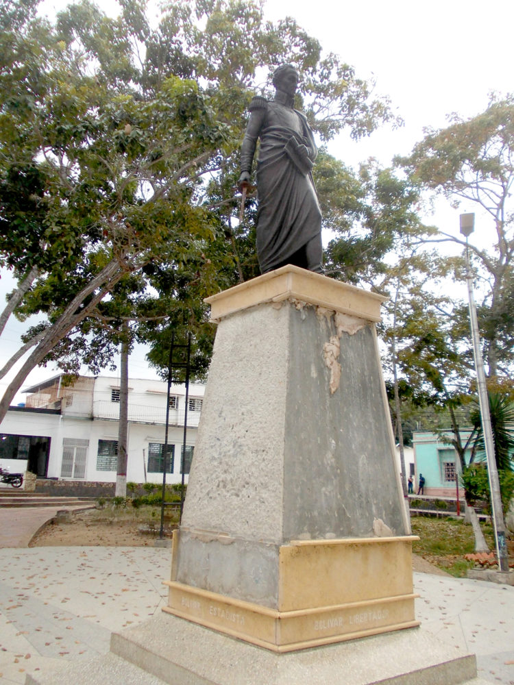 El Bolívar pedestre de Betijoque sin disfraz.
