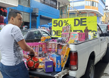 Pese a la situación económica los tachirenses no pierden la tradición de comprar el regalo del Niño Jesús   