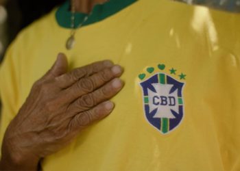 Lanzan una campaña para cambiar las estrellas de camiseta de Brasil en honor a Pelé