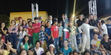 Encendido de luces de Navidad en Avenida Bolívar de Sabana de Mendoza