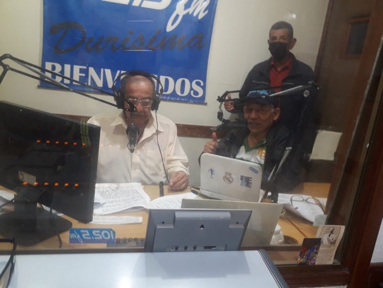 Los veteranos Periodistas: Guillermo Torres y Orlando Castellanos,  de nuevo este fin del 2022, en cadena radial, con el Resumen musical e Informativo del Año.