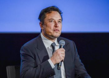 Musk dice ahora que dimitirá cuando encuentre a quien lo sustituya