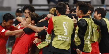 2-1. Corea del Sur se suma a la fiesta y aparta a Uruguay