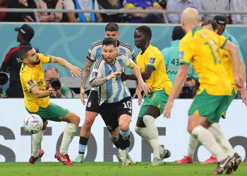 2-1. Messi alcanza los mil y Argentina los cuartos