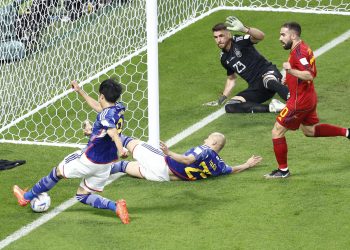 FIFA: «El balón no había salido»