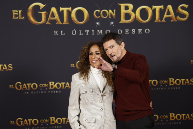 El Gato con Botas se humaniza con la voz en español de Antonio Banderas