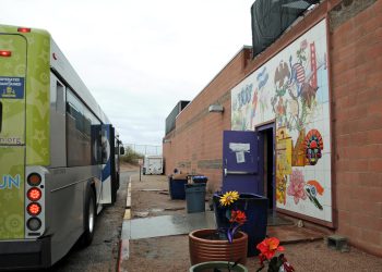 Albergues de EE.UU. se alistan para la oleada de migrantes tras el fin del Título 42