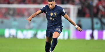 La pegada de Lewandowski desafía el imperio de Mbappé