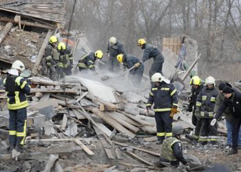 Ucrania espera recibir 2023 con luz mientras el frente se estabiliza