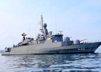 Al menos 31 desaparecidos al naufragar un barco de la Marina tailandesa