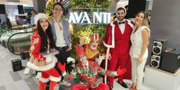 En Avanti ya se vive la magia decembrina con su resplandeciente árbol de navidad