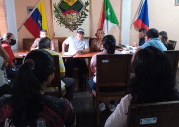Concejales de Pampán se reúnen con representantes del transporte urbano
