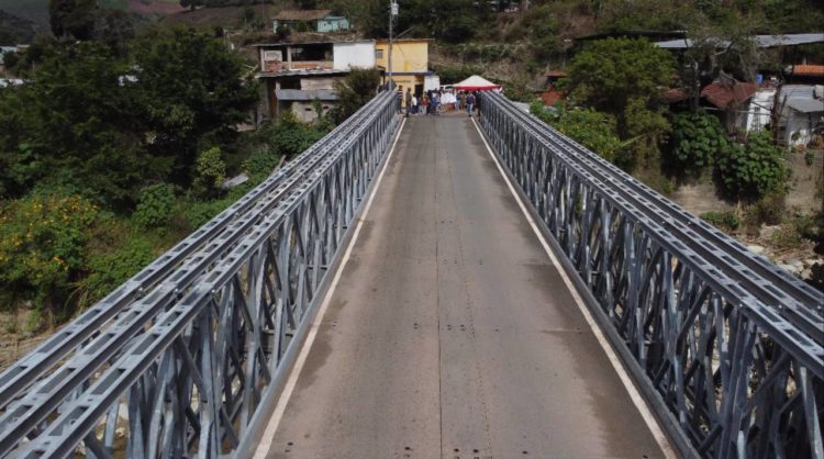 Freddy Bernal, hizo entrega a los municipios de alta montaña del puente “La Quinta” en la jurisdicción de La Grita, municipio Jáuregui.