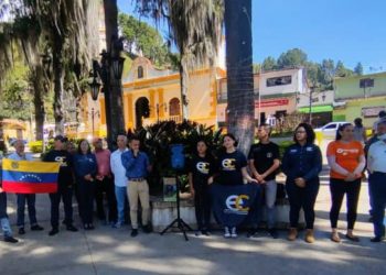 UNT Santos Marquina conmemoró 192 años de la muerte de El Libertador