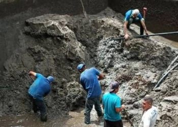 Merideños recogen agua de lluvia ante la falta del servicio