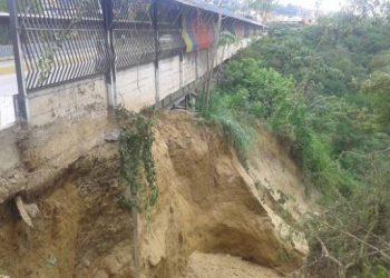 Restringen paso de carga pesada por el viaducto de La Beatriz por problemas en la estructura