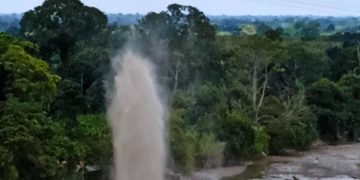 Aguas de Mérida realiza limpieza del tubo matriz en El Vigía