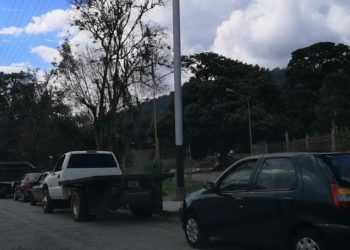 Colas para surtir combustible en Mérida superan los 10 kilómetros