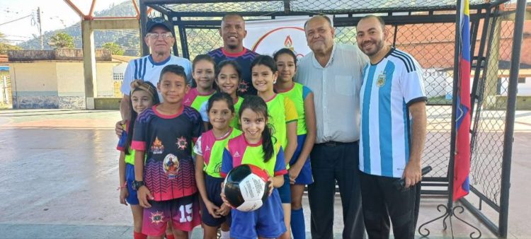 Alcaldía de Zea entrega balones donados por la Fundación “Sonrisas y Sueños”