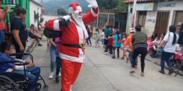 Fundación «Porque Creemos en Skuke» entrega 1000 platos navideños