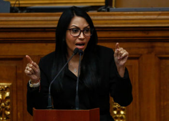 Opositores plantean posponer la decisión de eliminar el «gobierno interino»