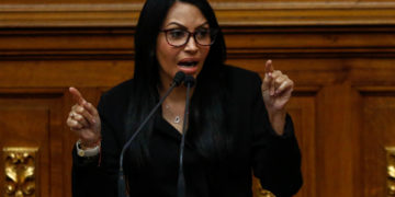 Opositores plantean posponer la decisión de eliminar el «gobierno interino»