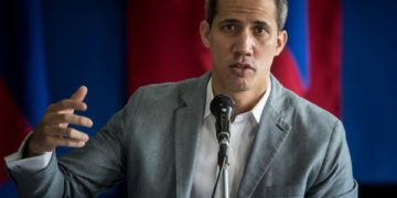 Eliminar el «gobierno interino» sería un triunfo para Maduro, según académicos