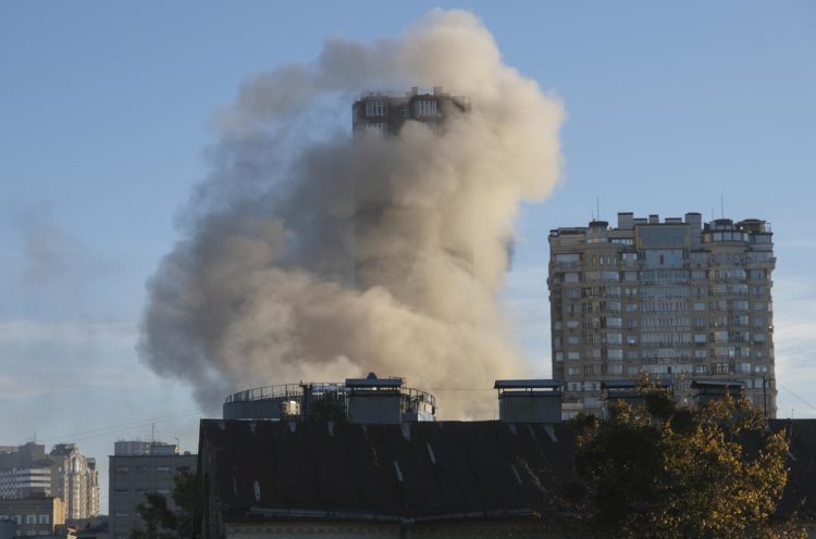 Imagen de archivo de un ataque ruso en Kiev. EFE/EPA/VADYM SARAKHAN
