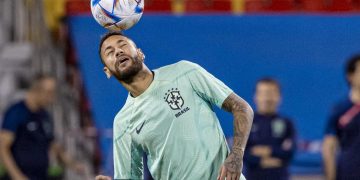 Neymar, titular con Brasil