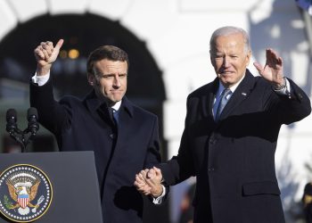 Biden y Macron subrayan su alianza frente a Putin al inicio de su reunión
