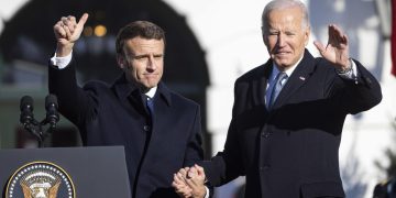 Biden y Macron subrayan su alianza frente a Putin al inicio de su reunión