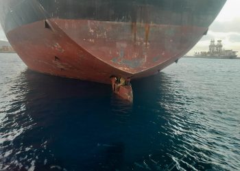 Tres desconocidos, un agujero sobre el timón, un viaje sin destino y sin agua