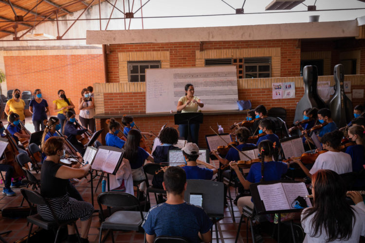 Esta enorme banda de más de un millón de músicos, la mayoría procedentes de barriadas pobres de Venezuela, buscará mantener y mejorar su prestigio el año próximo. Foto de archivo. EFE/ Rayner Peña