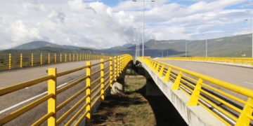 Venezuela lista para apertura del puente vehicular que conecta con Colombia