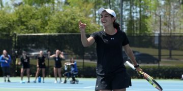 Una raqueta con Mérida en el corazón