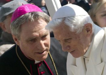 Las memorias del secretario de Benedicto XVI sacuden el Vaticano
