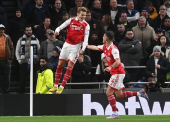 0-2. El Arsenal da un golpe de autoridad