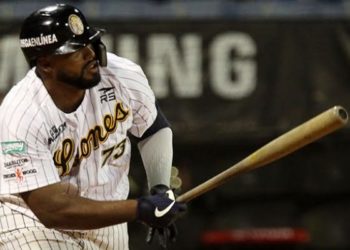 Leones dejó a Magallanes en jaque y en el terreno