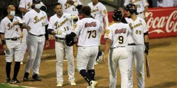 Leones pegó primero en el inicio de la final de la LVBP