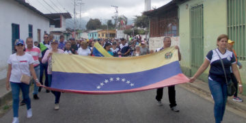 Se cumplió marcha convocada por los educadores que recorrió la avenida principal de Betijoque