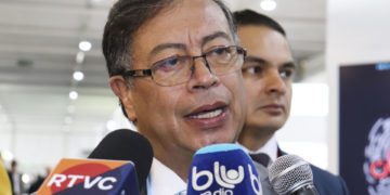 Petro viaja a Caracas para una «reunión bilateral extraordinaria» con Maduro