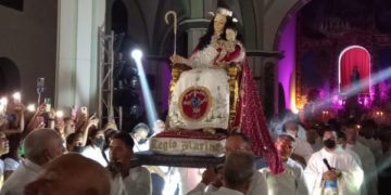 Una multitud espera a la Divina Pastora en su retorno a las calles de Barquisimeto
