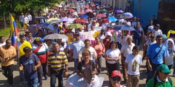 Educadores y trabajadores del eje panamericano demostraron no tener  miedo para reclamar sus derechos