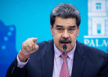 Maduro llama a los trabajadores a protestar en contra de las sanciones
