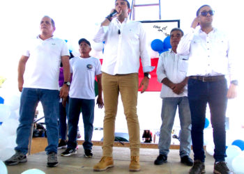 Carlos Prosperi en Sucre: “Asumo el compromiso que en un gobierno presidido por mí, construiré la autopista panamericana”